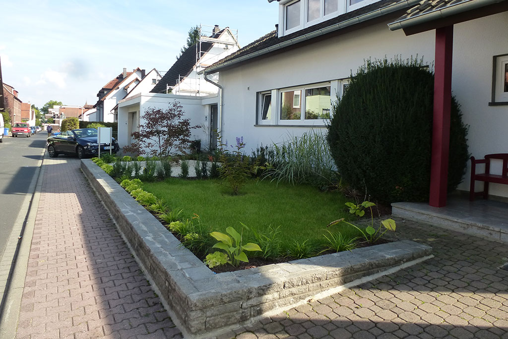 13-014-Vorgarten-Haus-der-Beratung--Bruchköbel-4